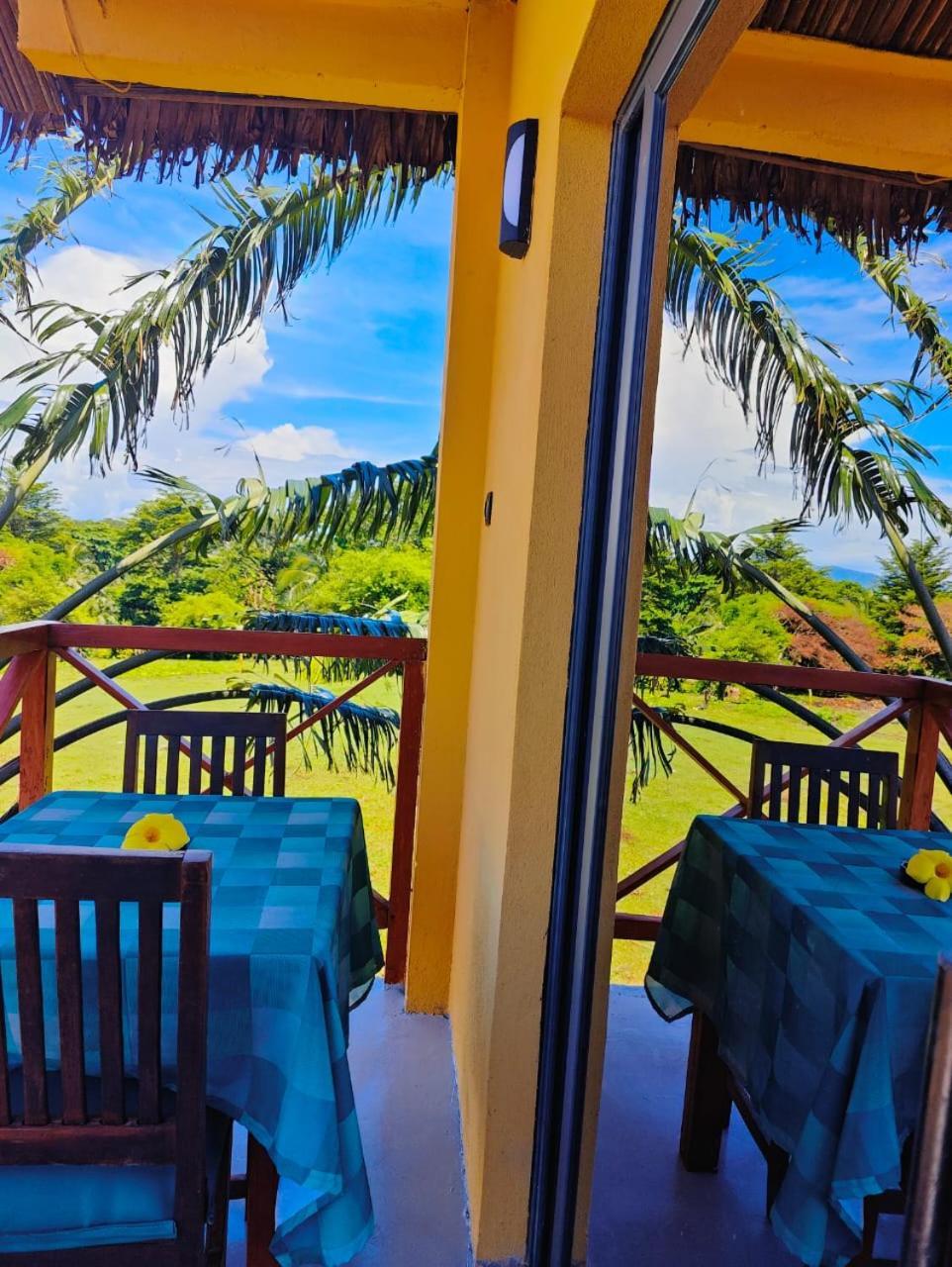 Bungalows Des Tropiques Nosy Be Exterior photo